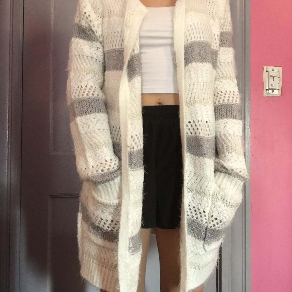 Long sleeve cardigan !